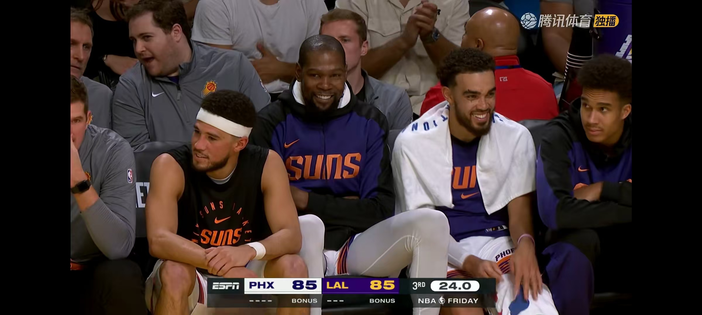 太阳队全队奋起抵抗,成功逆转对手 太阳队全队奋起抵抗,成功逆转对手