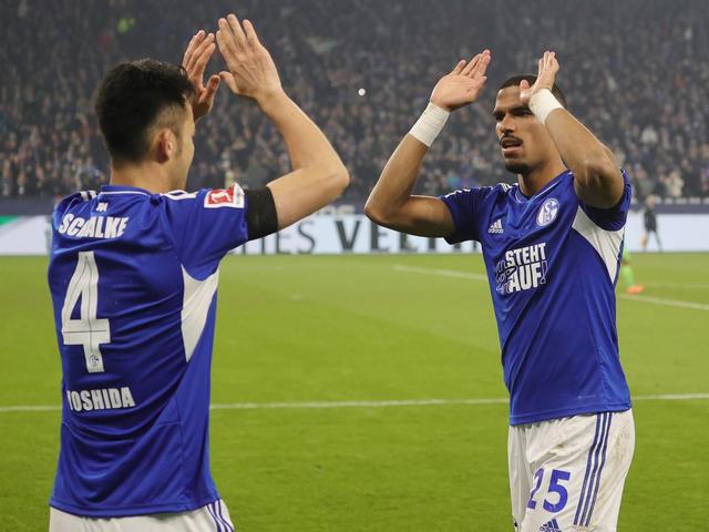 关于沙尔克队战胜对手,保持不败纪录的信息 关于沙尔克队战胜对手,保持不败纪录的信息