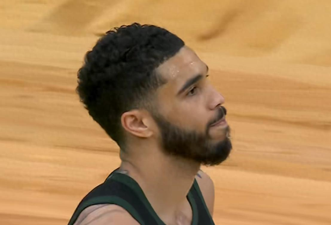 凯尔特人逆转爵士，塔图姆绝杀关键三分的简单介绍