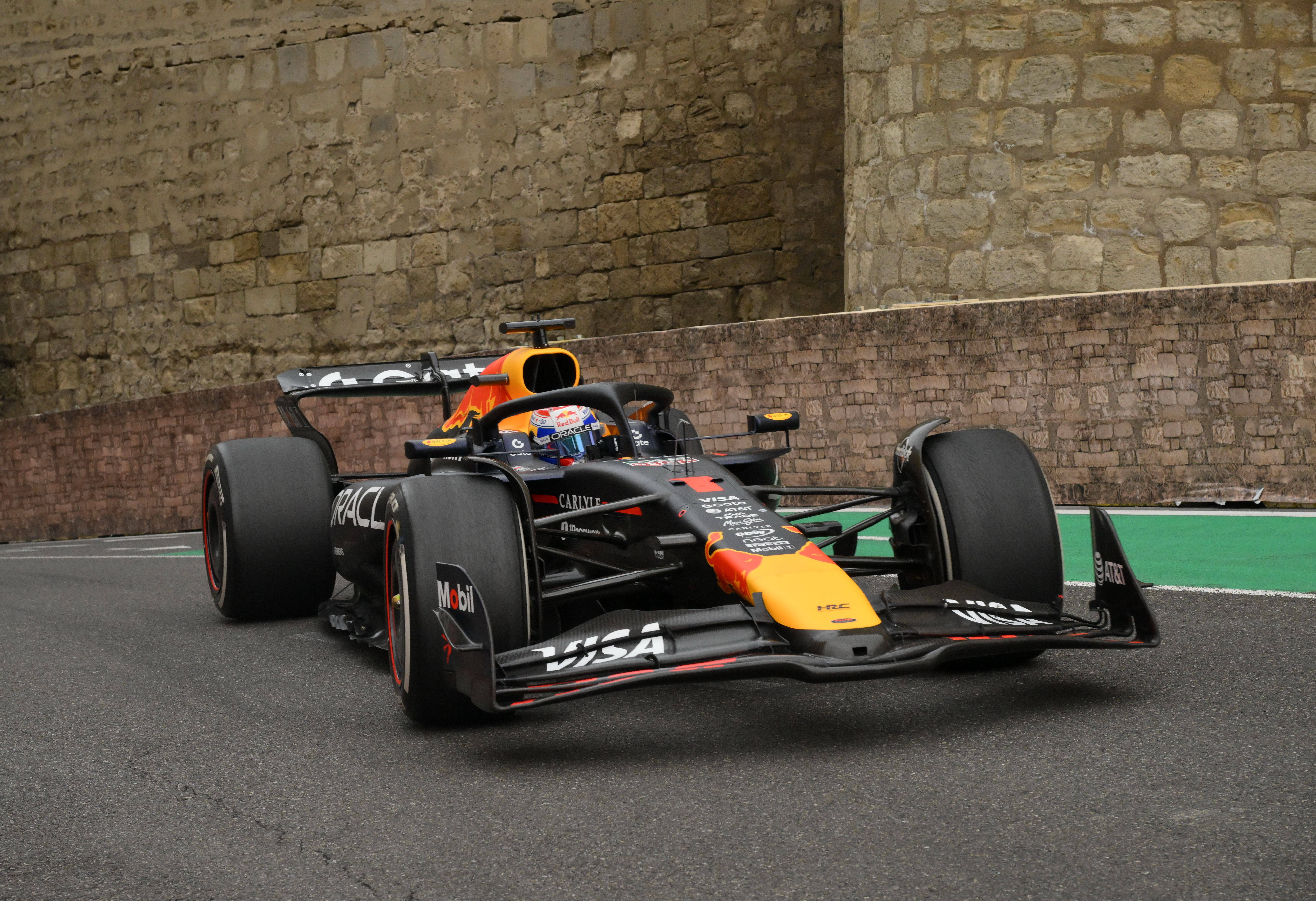 红牛车队险胜雷诺车队，维斯塔潘惊艳四座的简单介绍