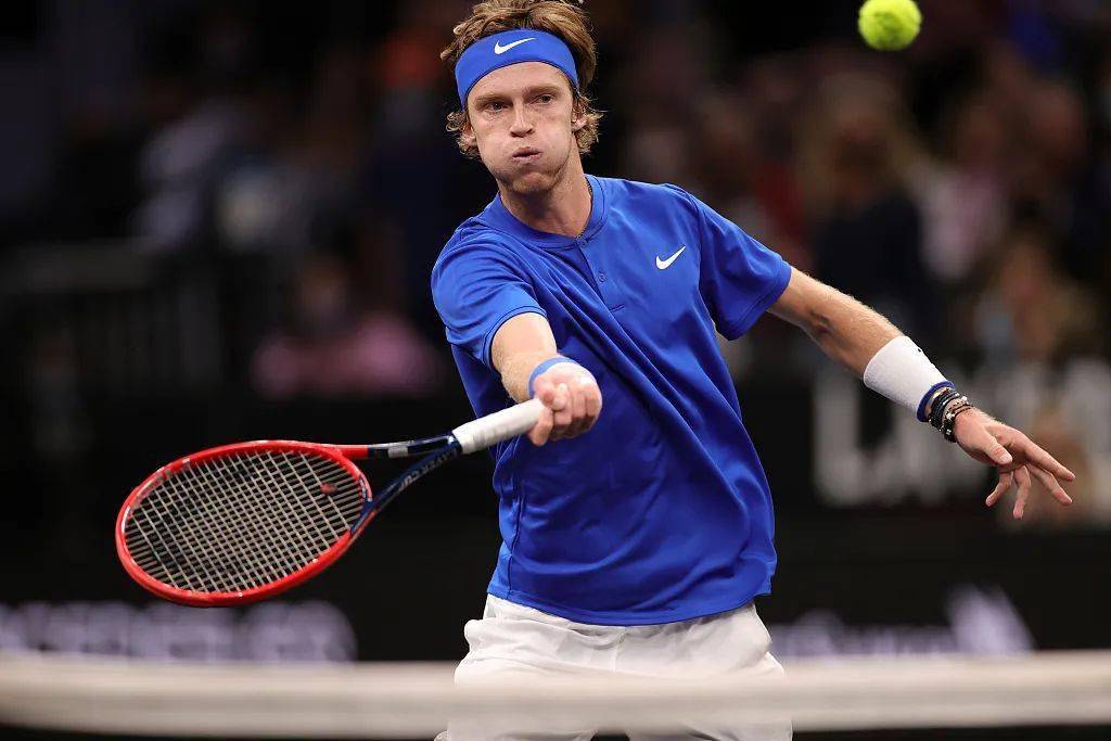 开云APP-拉沃尔杯翻盘戴维斯杯，西西帕斯高光表现