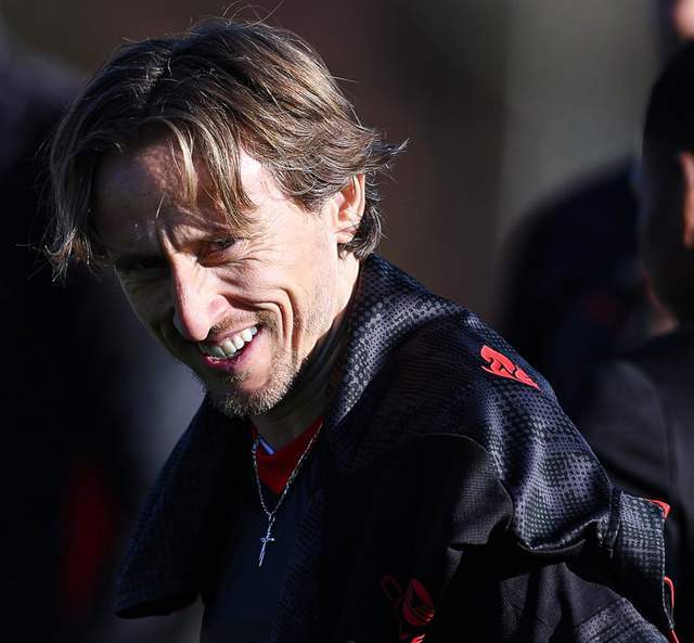 AC米兰主帅遭遇批评，球队士气或受影响