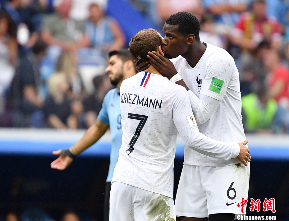 乌拉圭鏖战墨西哥，格列兹曼扛起全队