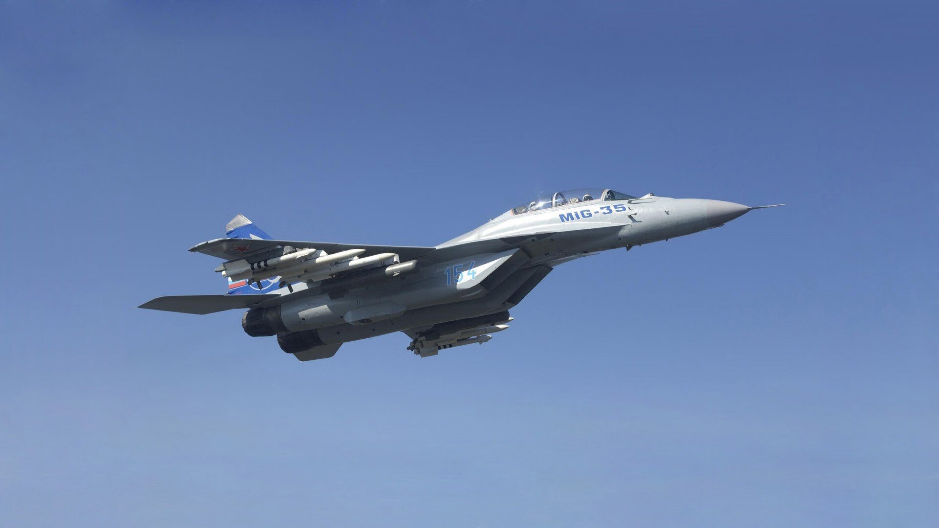 波兰韵律撼动伯纳乌，厄德高导演中场变奏曲