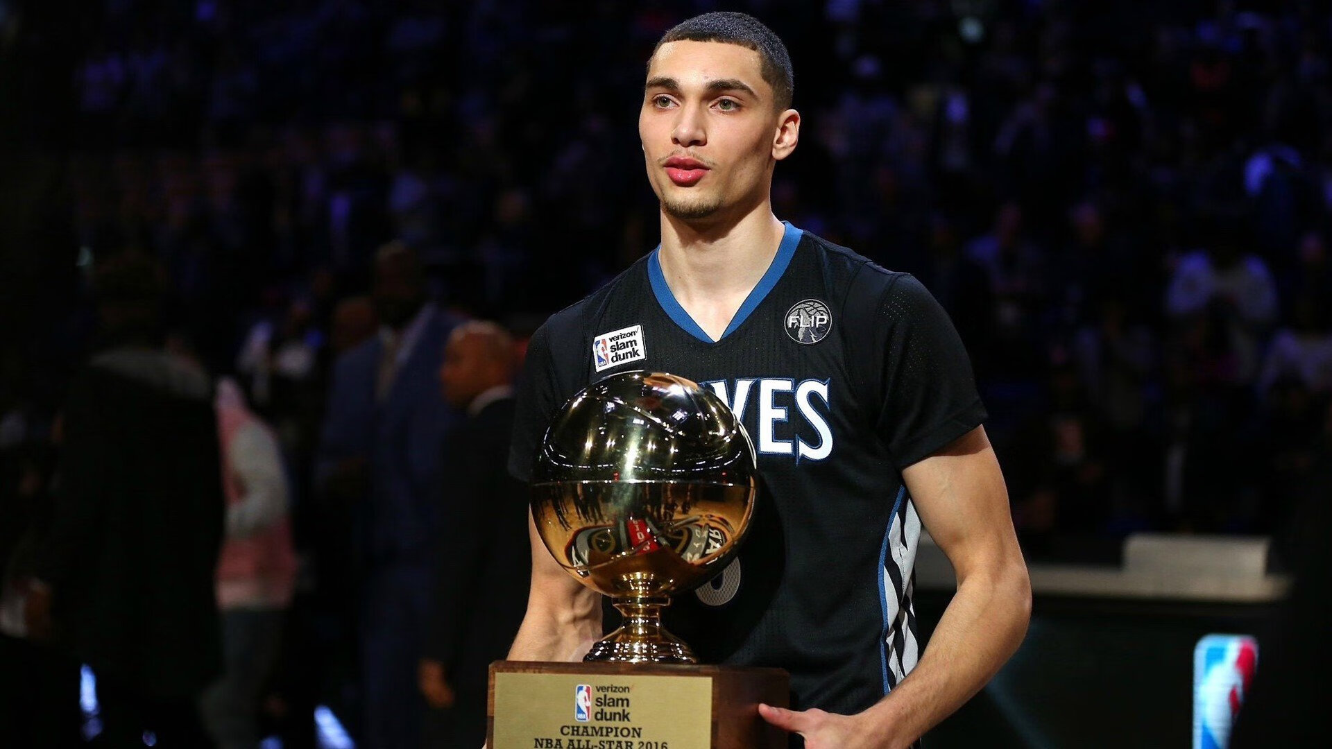 开云下载-绝杀与呐喊，小贾伦的惊天逆袭，快船淘汰赛险胜老鹰