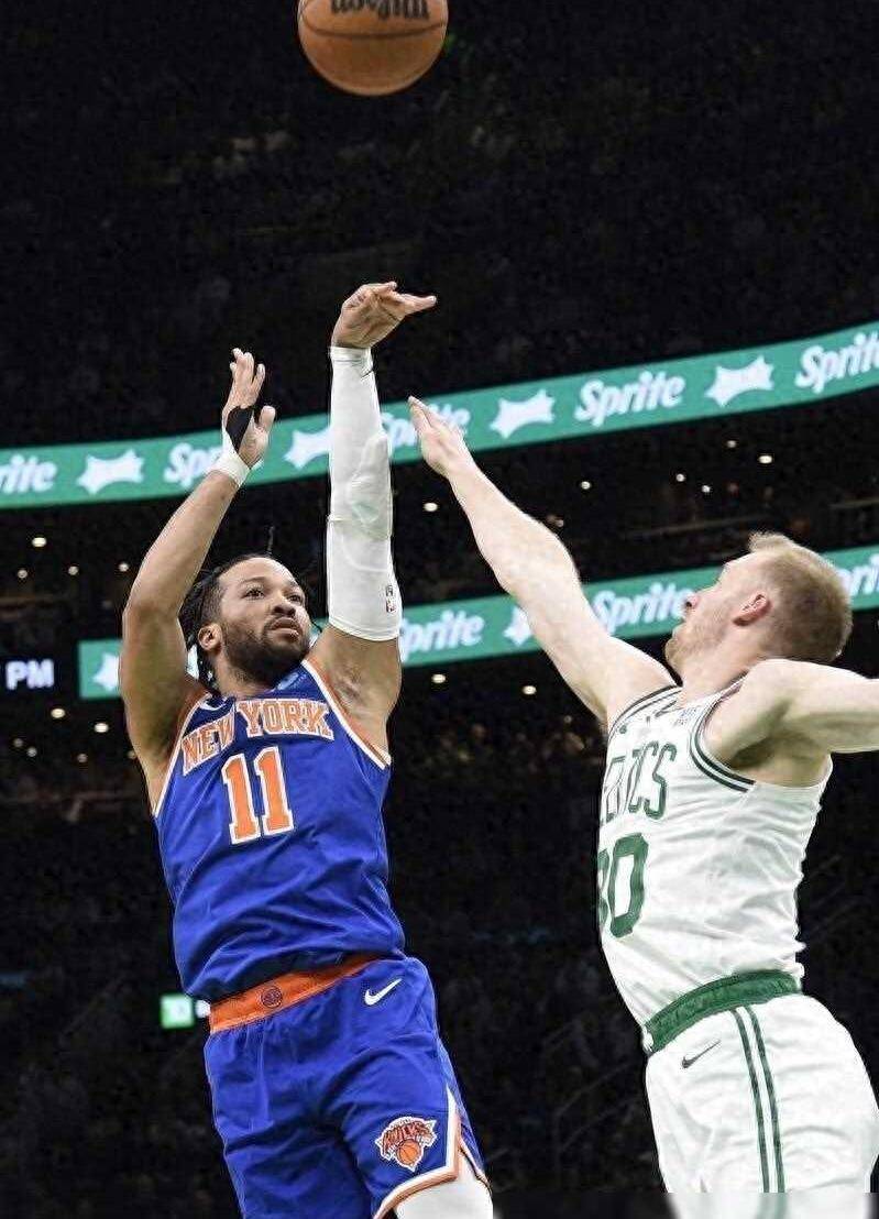 开云平台-季后赛抢七之夜，布伦森攻防转换核心