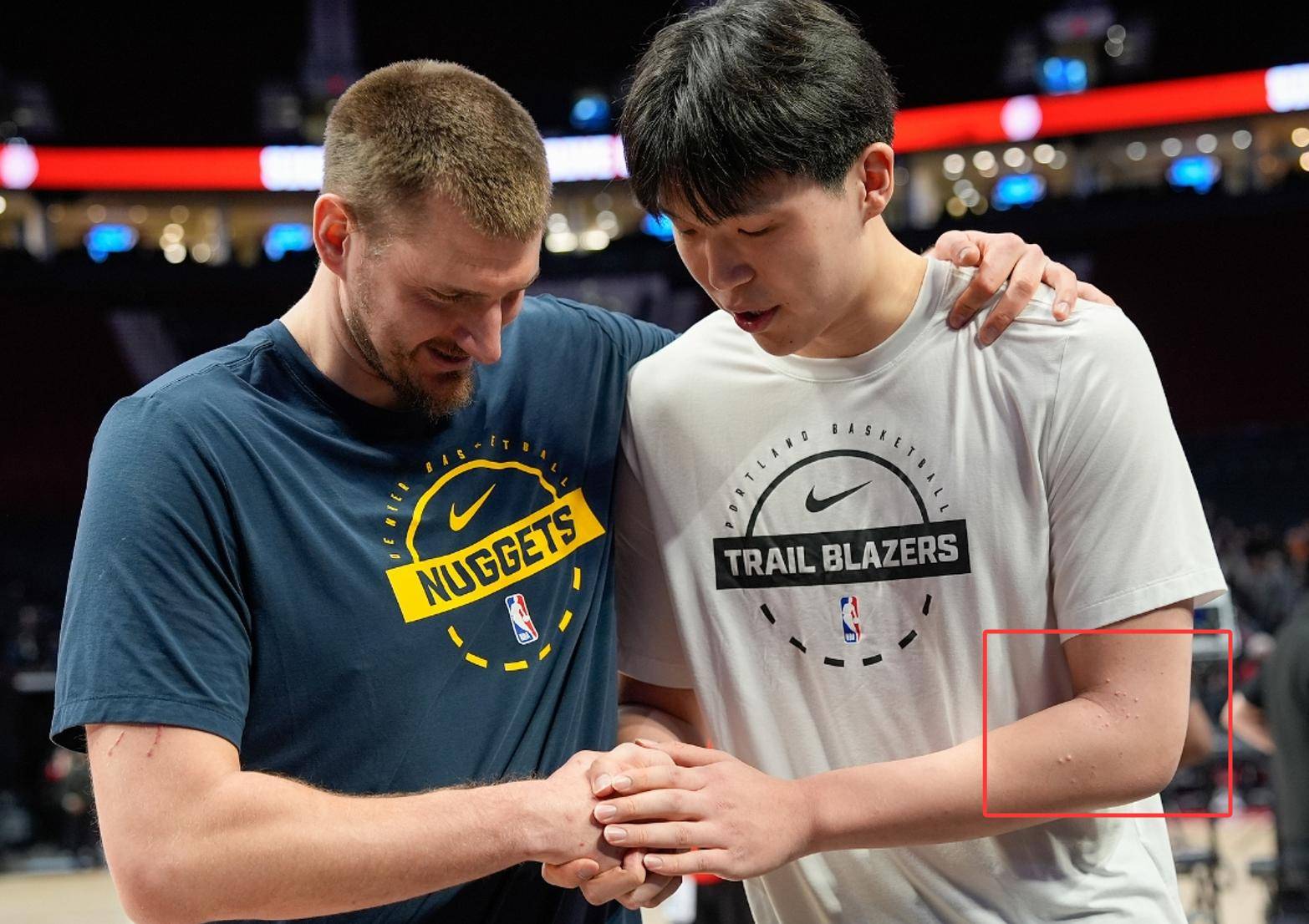 上海队对阵太阳，约基奇关键战不手软