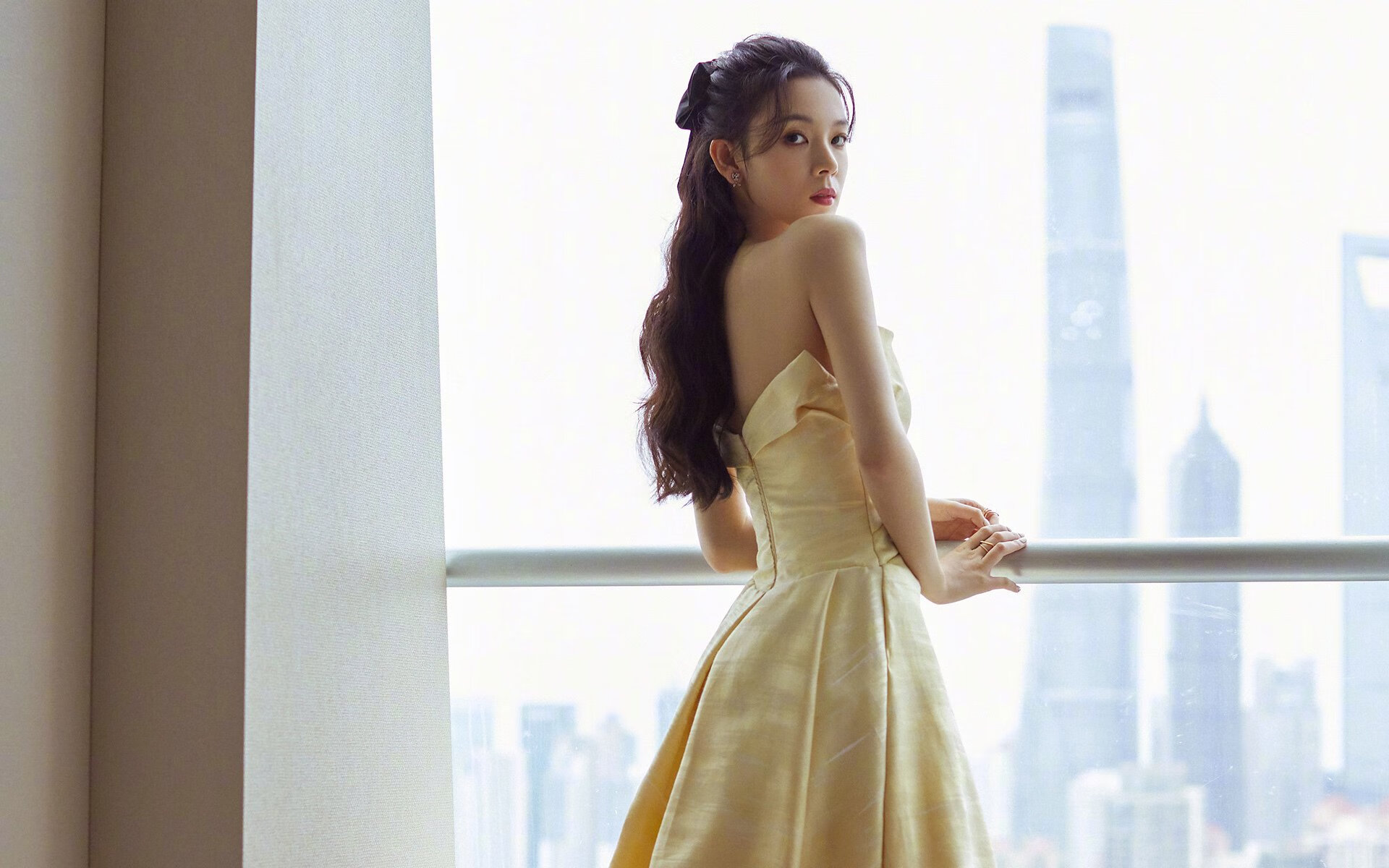 开云体育APP下载-霍勒迪的华丽乐章，巨星价值在平凡比赛的裂痕中绽放