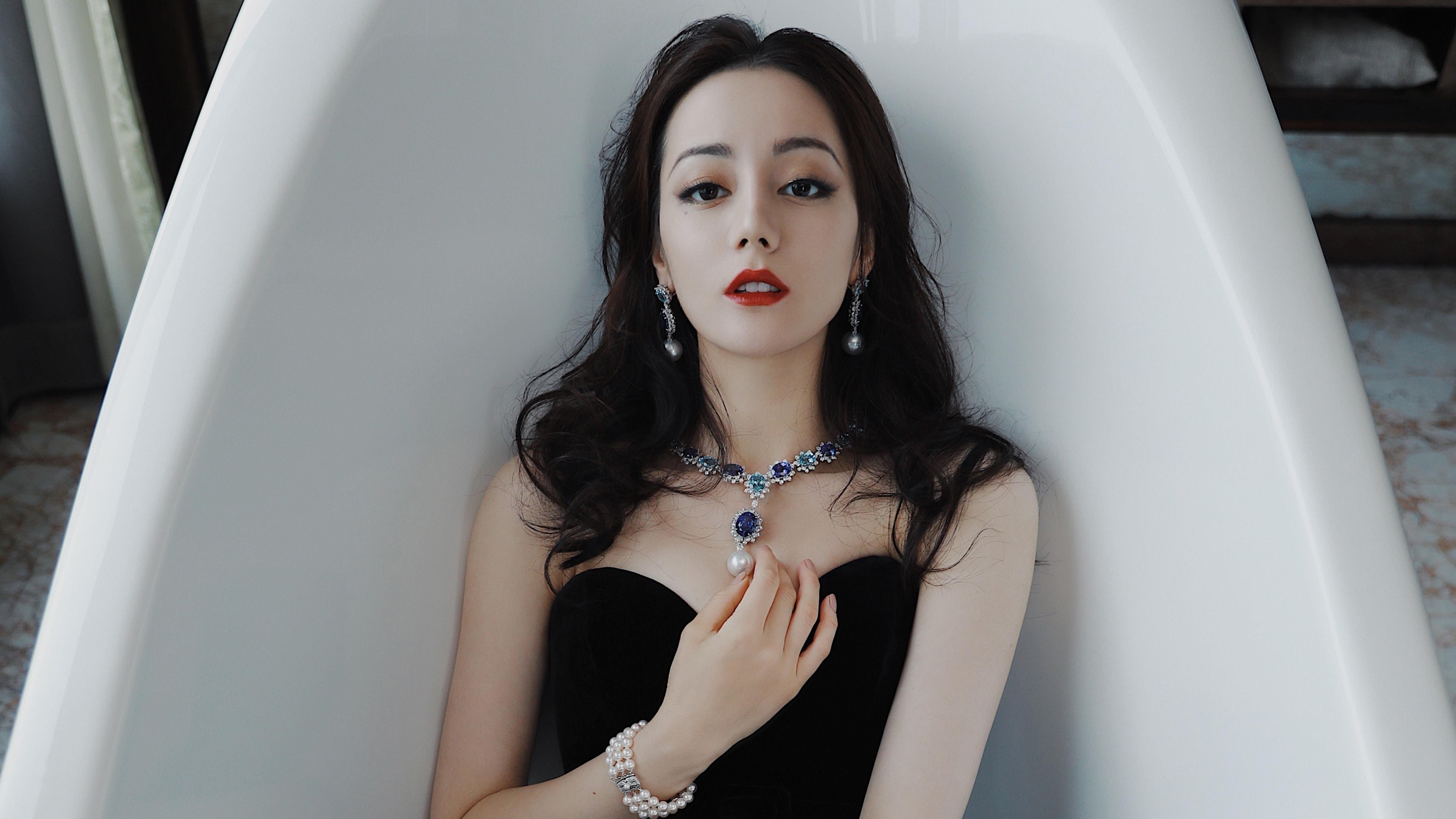 铁血防线铸奇迹，智利完胜瑞士，莱万引领波兰反击风暴